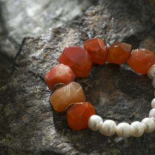SANSUN Red Agate Freshwater Pearl Bracelet - Passion Courage & Vitality