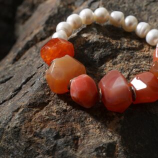 SANSUN Red Agate Freshwater Pearl Bracelet - Passion Courage & Vitality