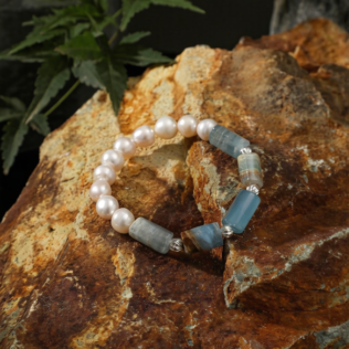 SANSUN Blue Lace Agate Rice Pearl Bracelet - Public Speaking Anxiety & Throat Chakra