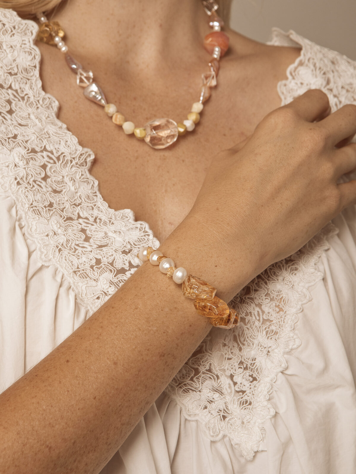 SANSUN Citrine Freshwater Pearl Bracelet - Wealth Abundance & Daily Optimism