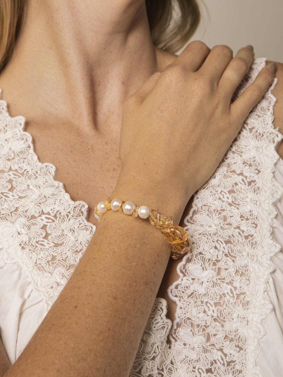 SANSUN Citrine Freshwater Pearl Bracelet - Wealth Abundance & Daily Optimism