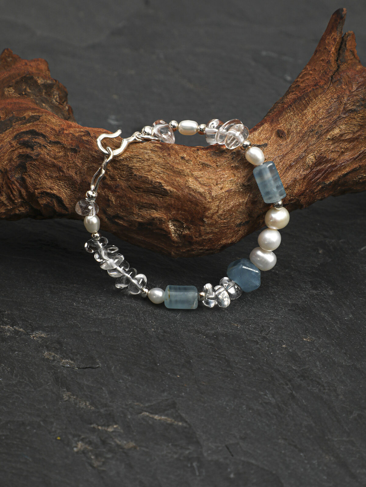 SANSUN Blue Lace Agate Crushed Quartz Engravable Bracelet - Public Speaking Anxiety Relief