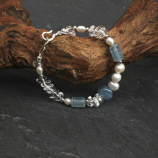 SANSUN Blue Lace Agate Crushed Quartz Engravable Bracelet - Public Speaking Anxiety Relief