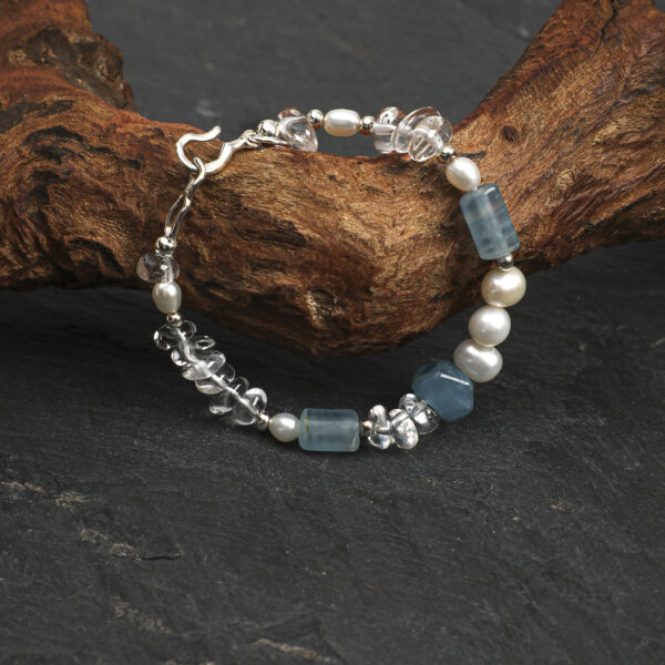 SANSUN Blue Lace Agate Crushed Quartz Engravable Bracelet - Public Speaking Anxiety Relief