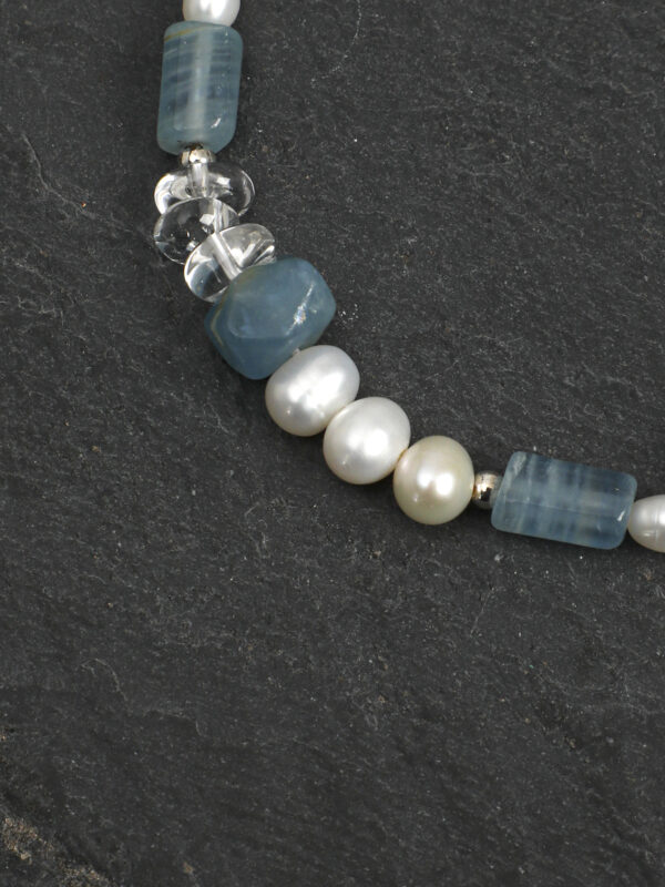 SANSUN Blue Lace Agate Crushed Quartz Engravable Bracelet - Public Speaking Anxiety Relief