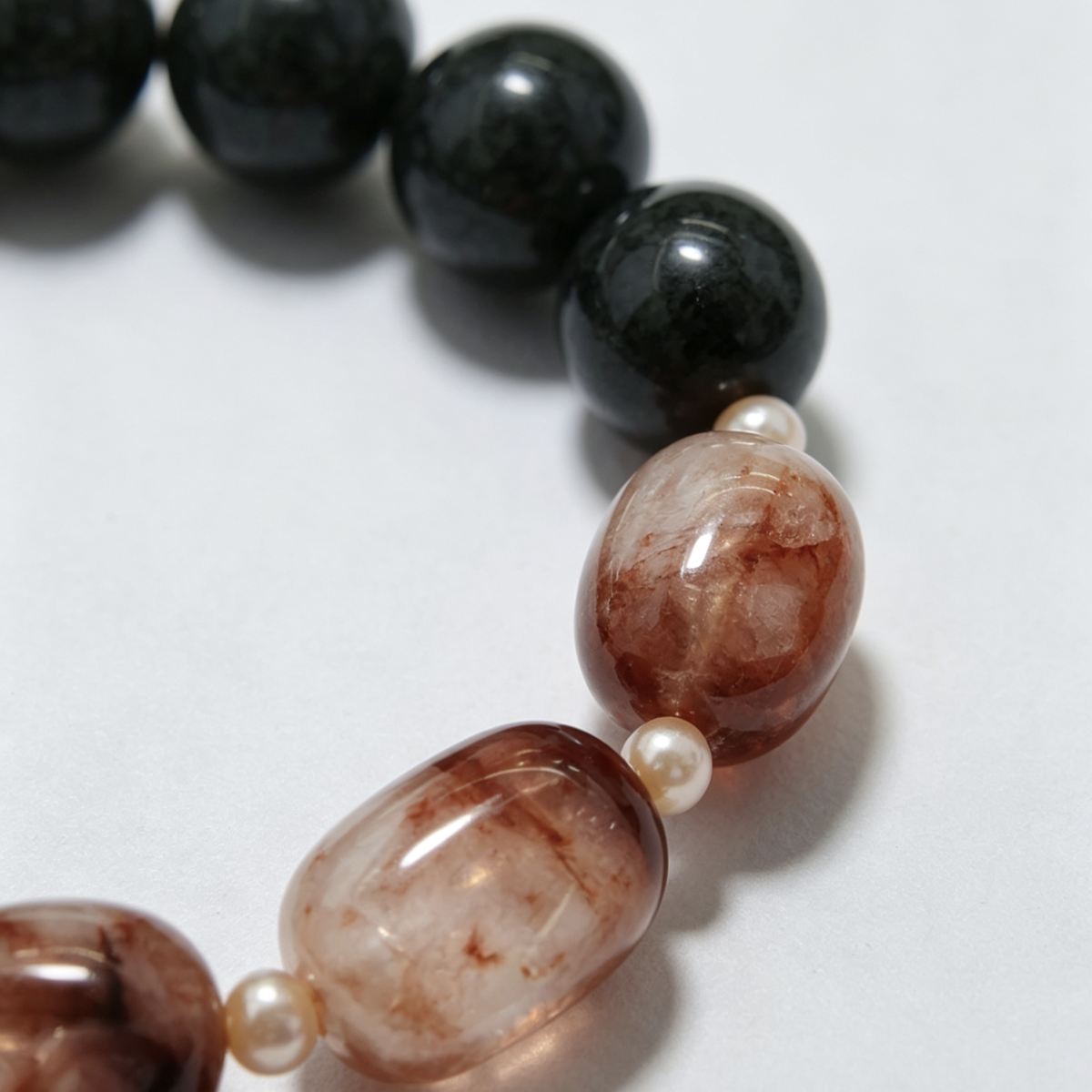 Contrast Crystal Bracelet – Red Hematoid Quartz, Green Hair Crystal & Freshwater Pearl